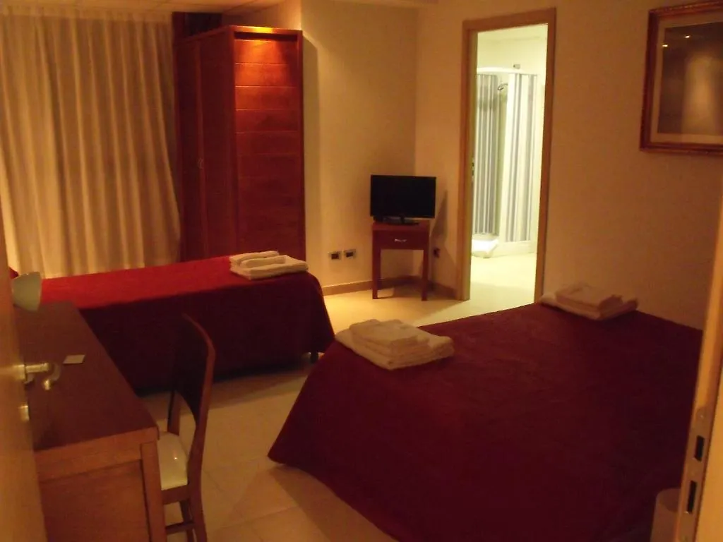 Hotel Ai Pini 니콜로시